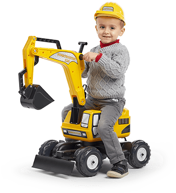 Enfant sur une pelleteuse Falk jaune