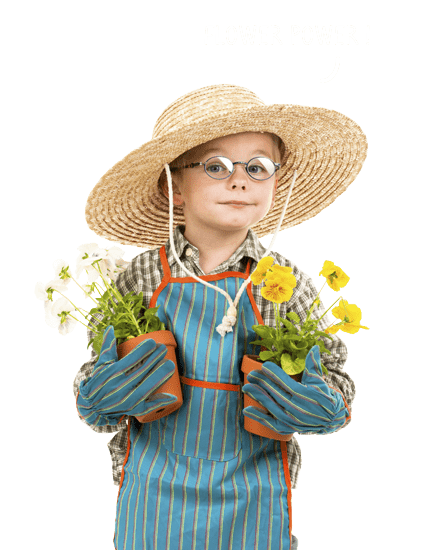 garçon avec des pots de fleurs