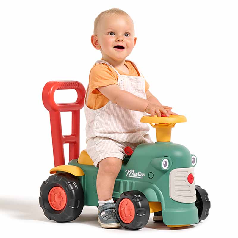 Garçon sur Porteur Tracteur Maurice Vert